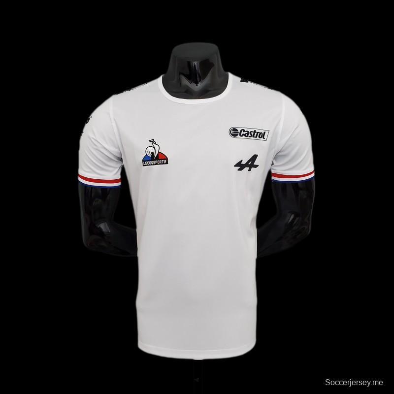 فورمولا 1 فورمولا 1؛ بدلة سباق فورمولا 1 جبلية بيضاء
