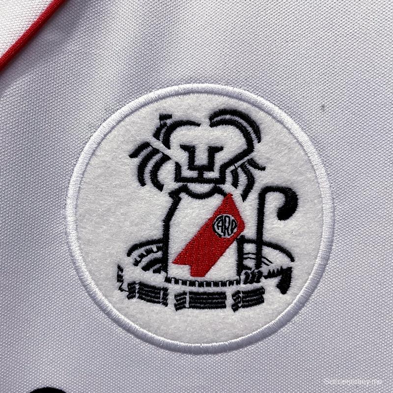 قميص ريفر بليت ريفر بليت ريترو 1986
