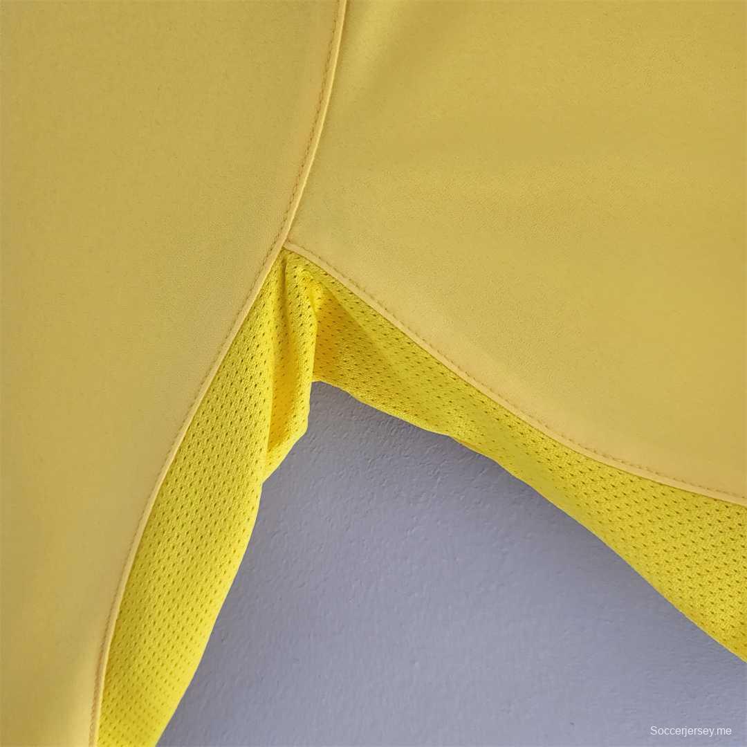 قميص كرة قدم ريترو 03-05 لأرسنال خارج ملعبه
