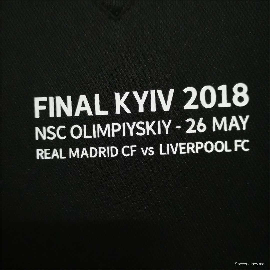 قميص كرة قدم ريترو 17/18 ريال مدريد ريترو 17/18 مع رقعة كاملة
