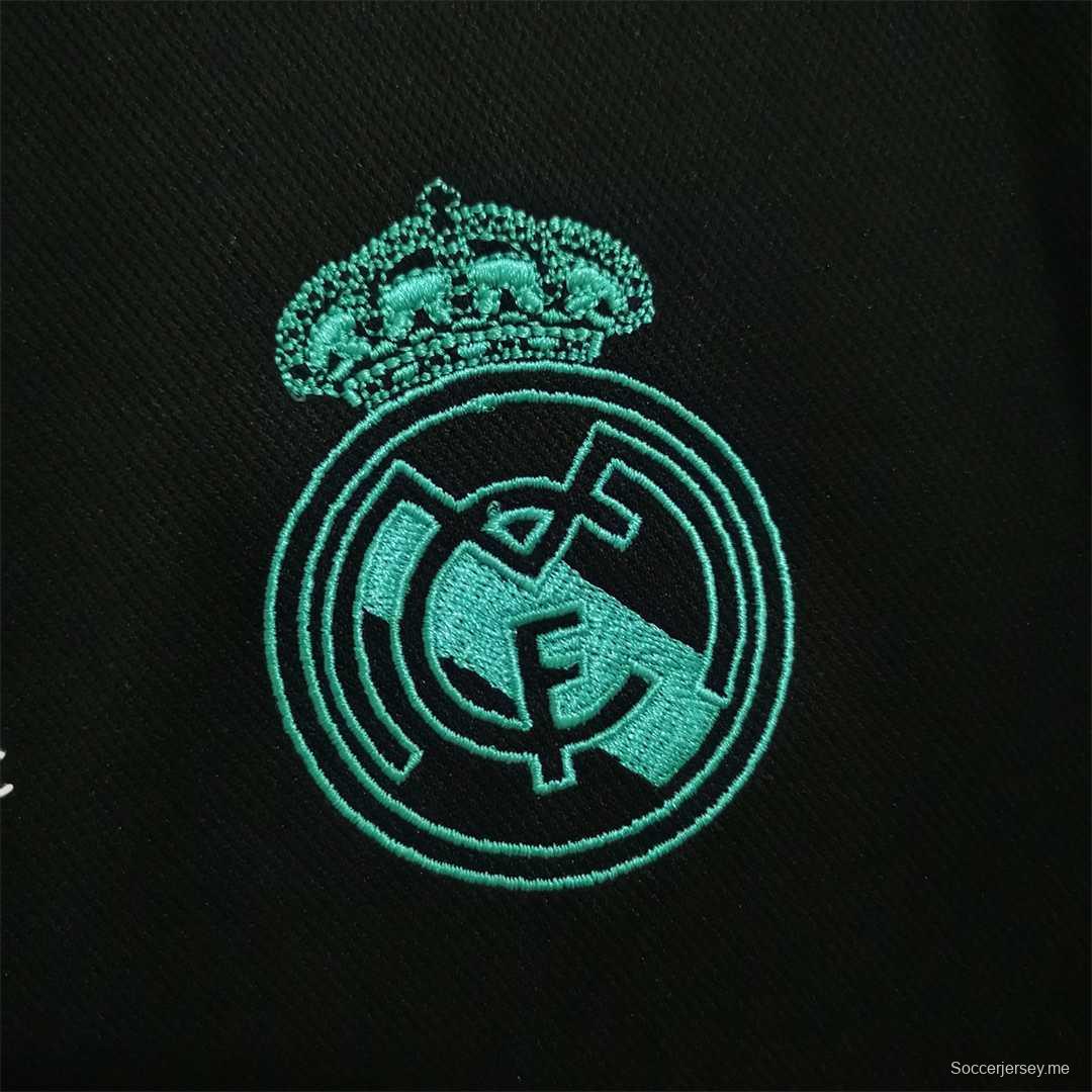 قميص كرة قدم ريترو 17/18 ريال مدريد ريترو 17/18 مع رقعة كاملة
