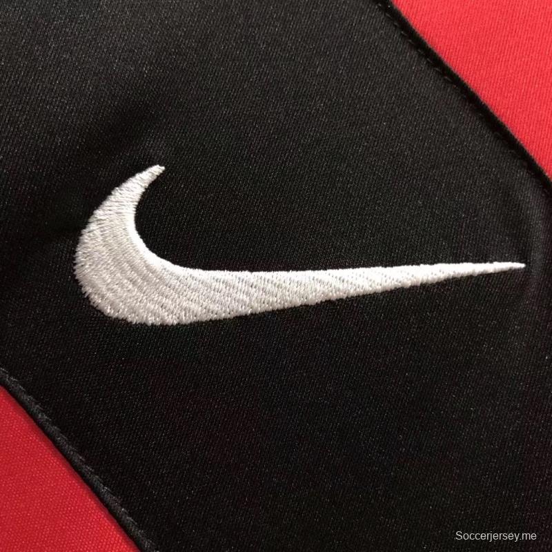 قميص ريترو 09/10 بأكمام طويلة الأكمام لمانشستر يونايتد
