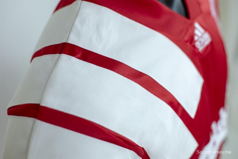 قميص كرة القدم الأساسي لليفربول 92/93 ريترو 92/93
