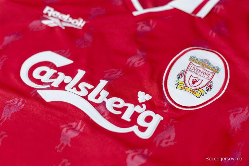 قميص كرة القدم الأساسي لليفربول 96/98 ريترو 96/98
