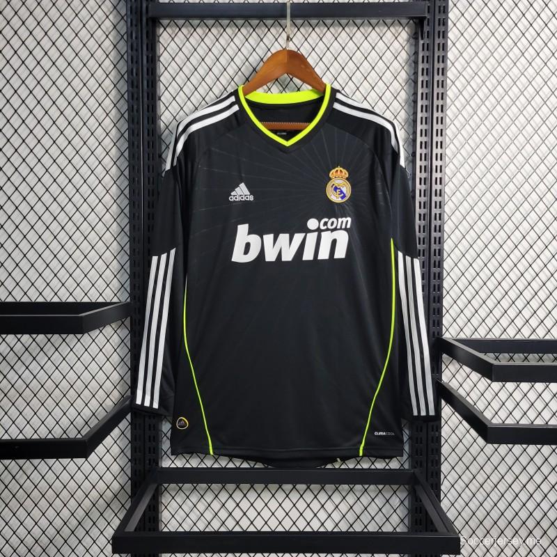 قميص كرة قدم ريترو 10-11 ريال مدريد ذهاباً وإياباً أسود بأكمام طويلة

