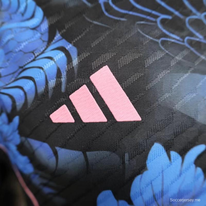 إصدار اللاعب 2024 قميص ياباني باللون الأسود/التنين الأزرق
