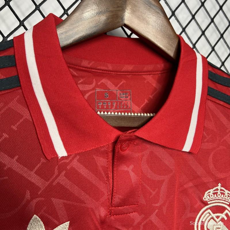 24/25 قميص ريال مدريد الأحمر 24/25
