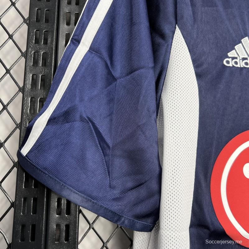 القميص الأساسي لجامعة تشيلي 02/03 ريترو 02/03
