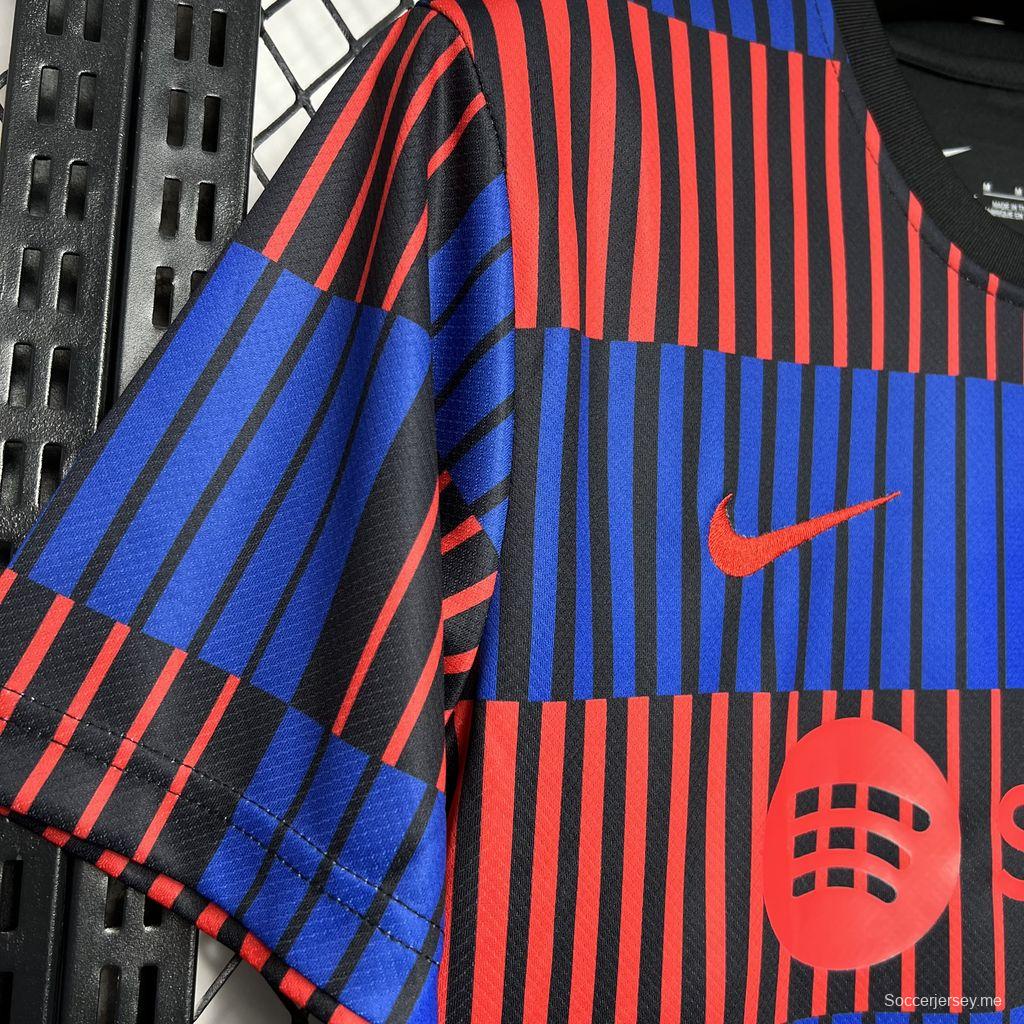 24/25 برشلونة قبل المباراة قميص مخطط باللونين الأحمر/الأزرق قبل المباراة

