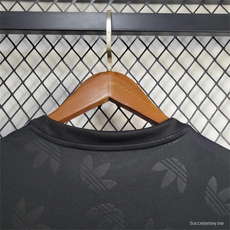 24/25 قميص بايرن ميونيخ 24/25 قميص بايرن ميونيخ الأسود ذو اللون الأسود المميز