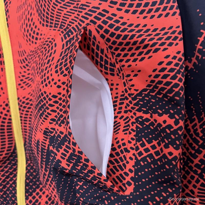 24/25 سترة ريـال مدريد صفراء/حمراء عاكسة قابلة للرياح