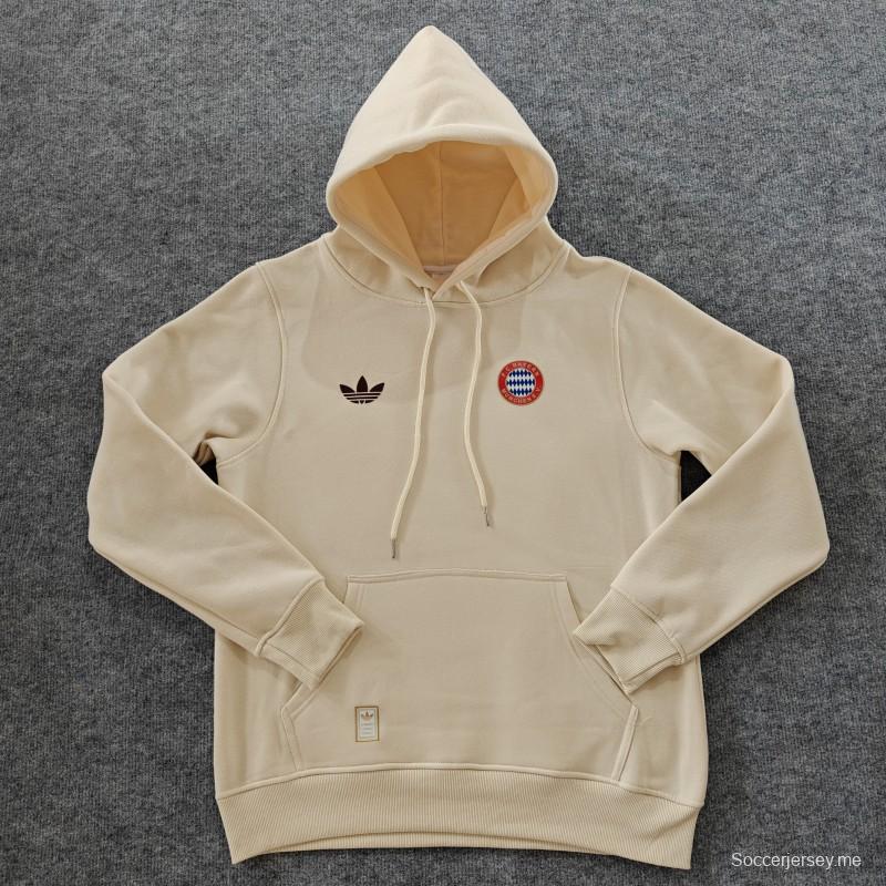 24/25 بايرن ميونيخ 24/25 هودي بايرن ميونيخ أزرق/أحمر/أسود/بيج/رمادي مع شارة سوداء