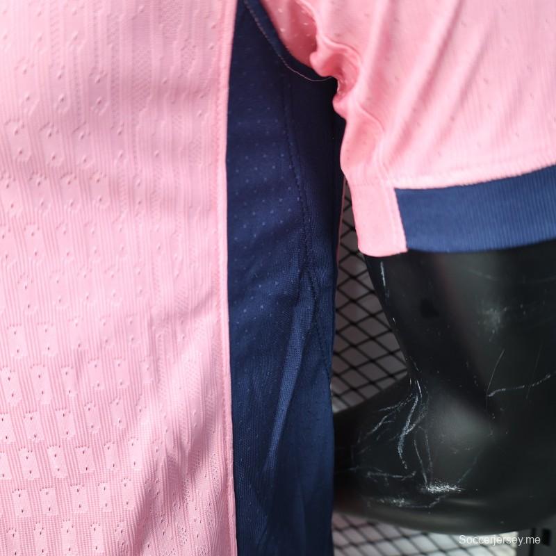 نسخة اللاعب 25/26 من قميص نادي برشلونة للذكرى 125 للذكرى السنوية الخاصة مع قميص راعي سبوتيفاي