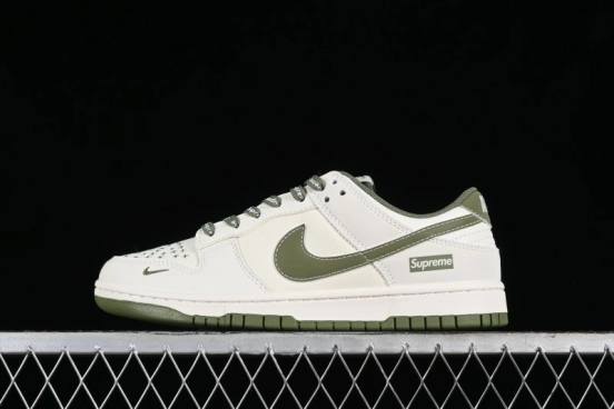 Nike SB Dunk Low Supreme Collaboration - Military Green Canvas Anniversary Custom Low-Top Casual Skate Shoes - BB6698-516