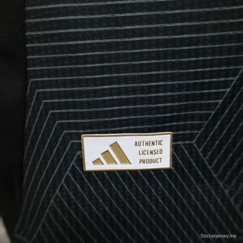 إصدار اللاعب 25/26 قميص نادي الأهلي السعودي أسود بنقوش هندسية