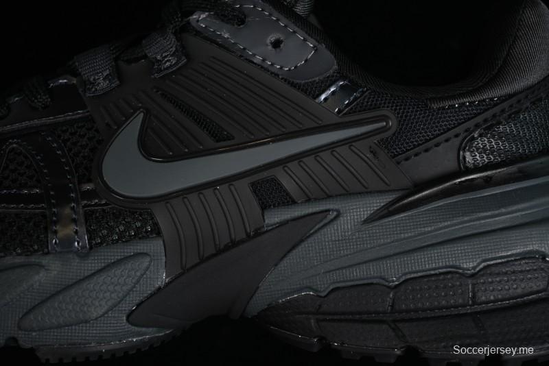 Nike Runtekk V2K Retro Low-Top Running Shoes with Cushlon Midsole and Anti-Slip Design - FD0736-001