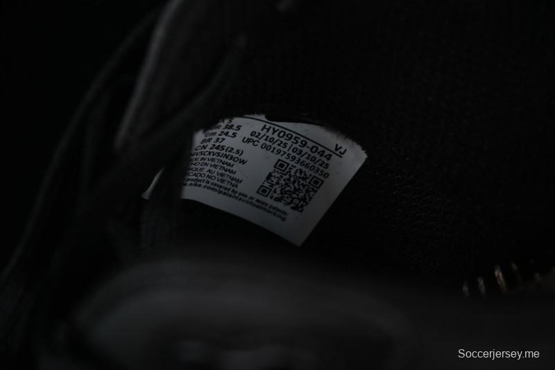 Nike Air Max Vision Triple Black - Sleek & Stylish Men's Sneakers