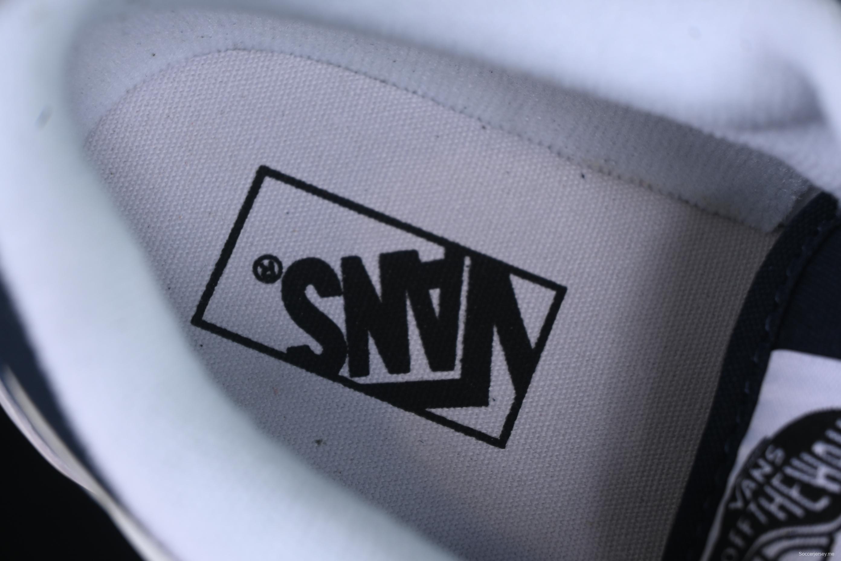 Vans Knu Skool Low-Top Retro Chunky Sneakers - VN000D6CJBL