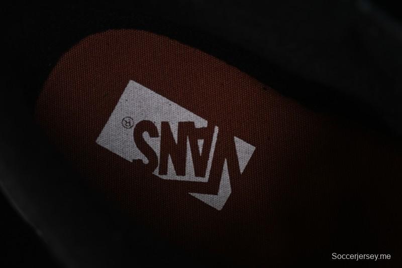 Vans Premium Sk8-Mid Retro Casual Mid-Top Skate Shoes with Checkerboard Design - VN000CQQBLK