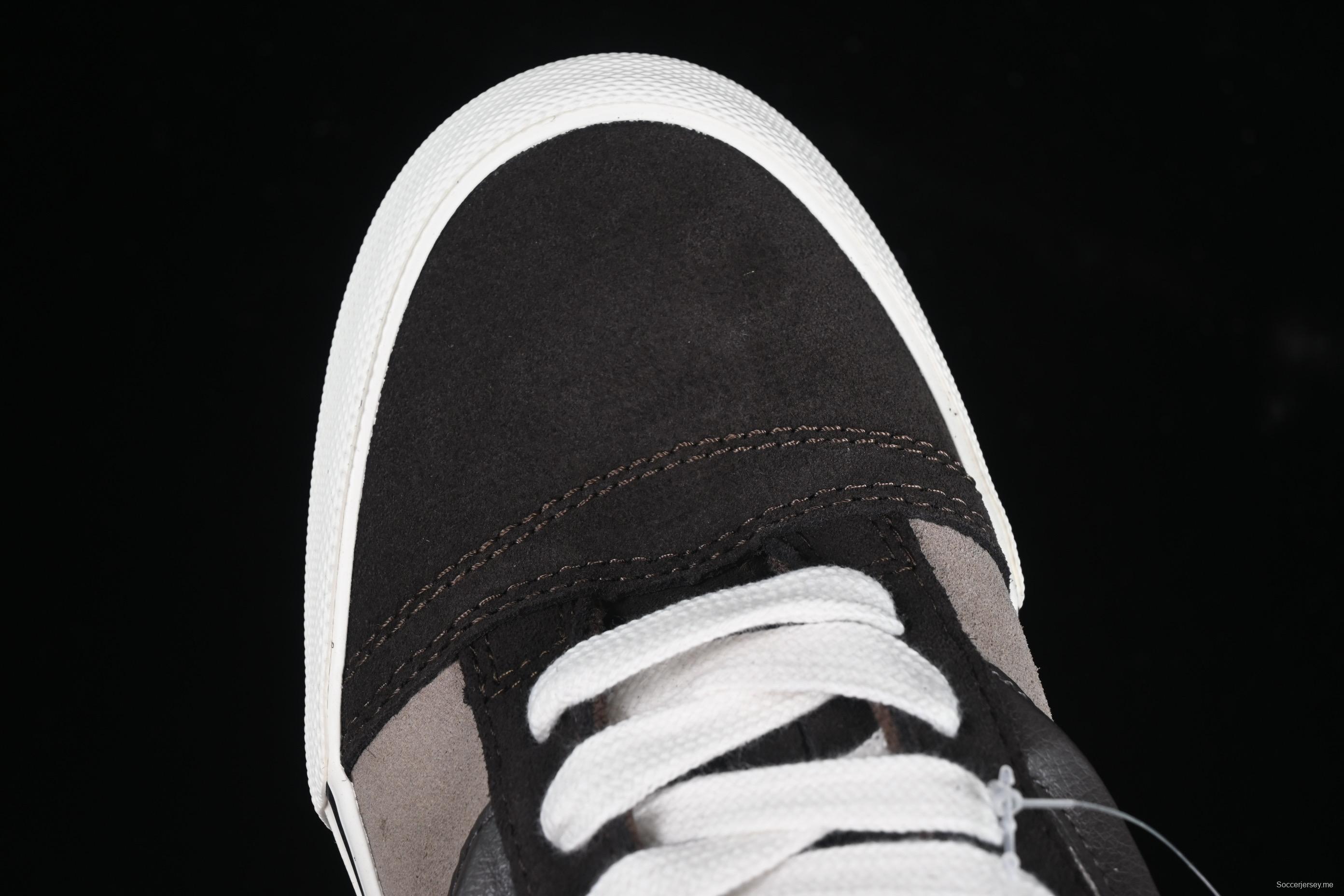 Vans Knu Skool Low-Top Retro Chunky Sneakers with Oversized Logo - VN0009QC2LN