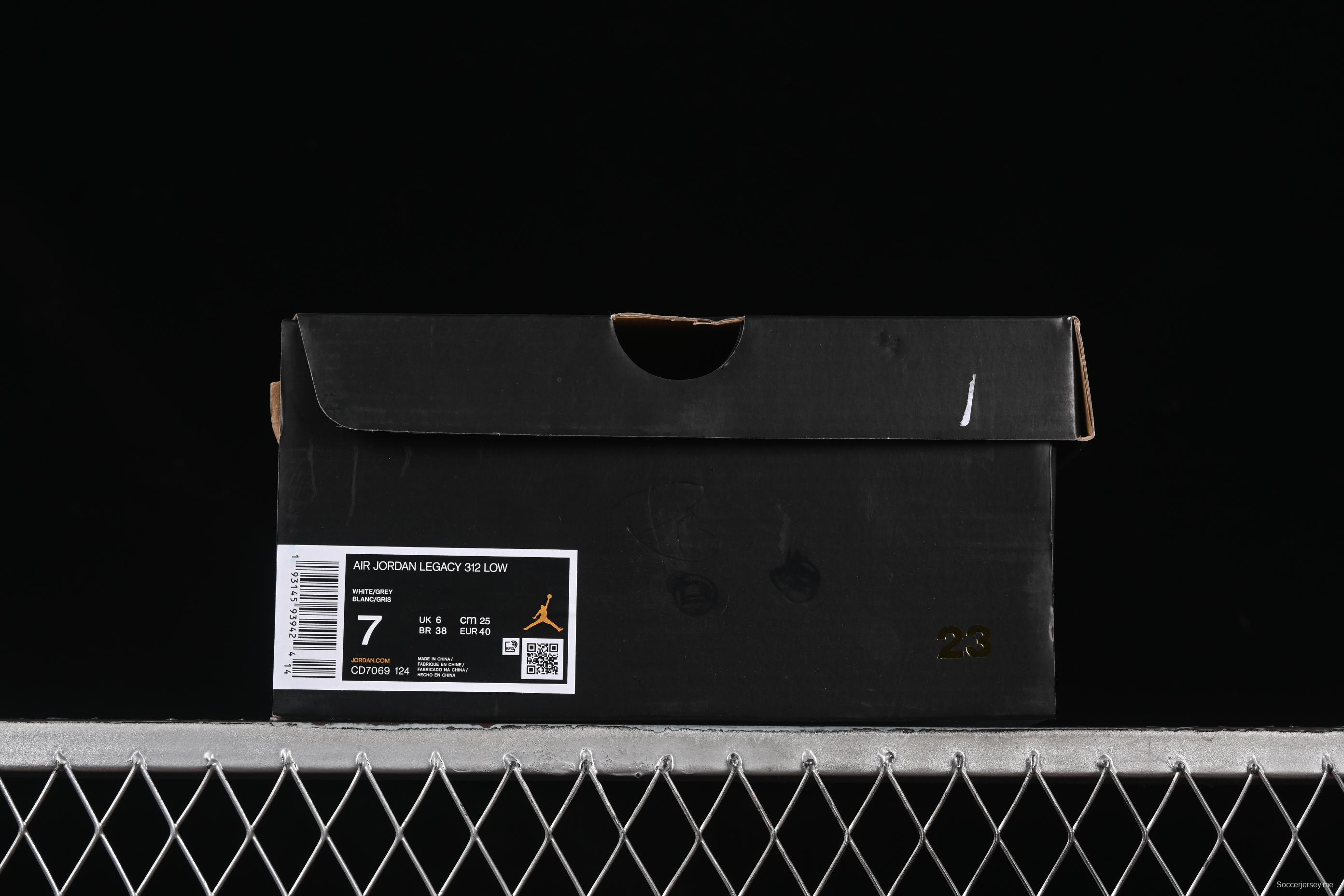 Nike Air Jordan Legacy 312 Low Sneakers with Velcro Strap and Triple Design - CD7069-124