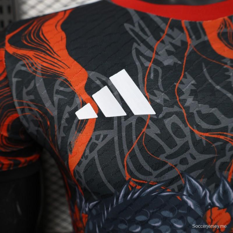 إصدار اللاعب 25/26 ريال مدريد أسود بتصميم التنين قميص ريال مدريد 25/26