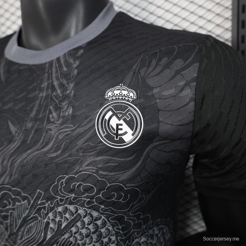 إصدار اللاعب 25/26 ريال مدريد أسود بتصميم التنين قميص ريال مدريد 25/26
