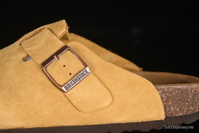 صندل اريزونا ذو وسادة قدم ناعمة من بيركنستوك أريزونا مع جلد الشامواه وبطانة من صوف اللامبسو - G.D4