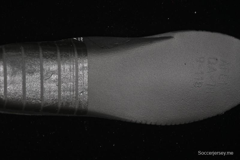 حذاء نايك اير فورس 1'07 المنخفض من نايك اير فورس 1'07 حذاء رياضي كاجوال من نايك مع وسادة هوائية كاملة الطول - DF0188-059