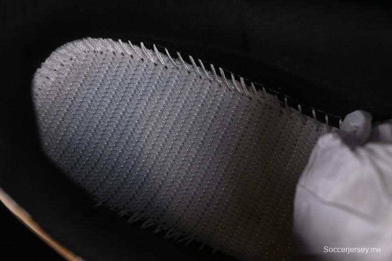 حذاء جري كاجوال ريترو كاجوال سلسلة 530 من نيو بالانس - MR530SNC