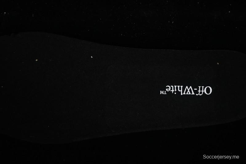 حذاء كاجوال كاجوال باللون الأبيض والأخضر من أوف وايت بي رايت - X.E5