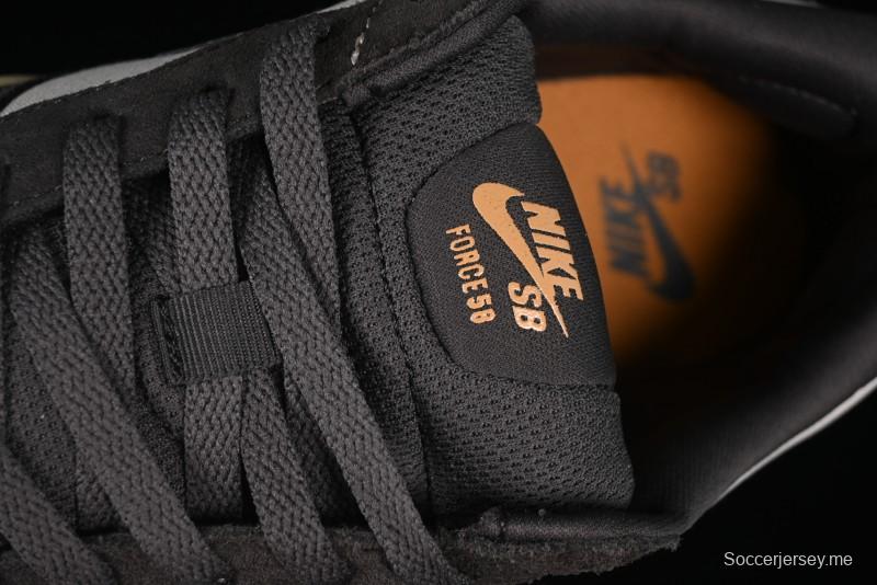 حذاء تزلج ريترو 58 ريترو من نايك SB Force 58 ريترو - DV5477-102