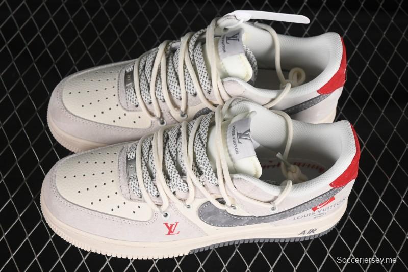 حذاء نايك اير فورس 1 '07 المنخفض من نايك اير فورس 1 '07 LV Collaboration بلونين أحمر بكعب أحمر برباط كاجوال - DM686868-084