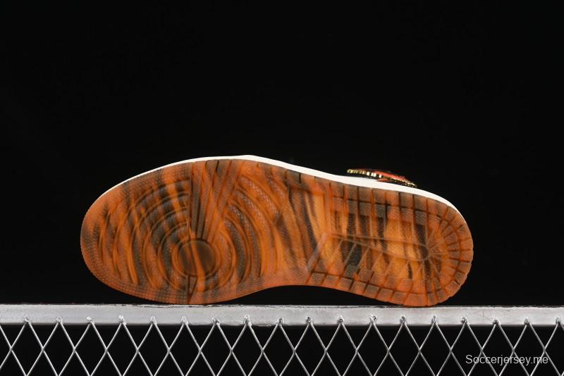 حذاء كرة السلة نايك اير جوردان 1 هاي ريترو أو جي "CNY" من نايك مع عناصر صينية تقليدية ميمونة - IB3165-091