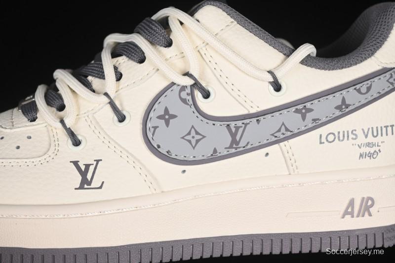 حذاء نايك اير فورس 1 '07 منخفض من نايك اير فورس 1 '07 LV Collaboration Swoosh باللون الرمادي برباط رمادي كاجوال - DM686868-067