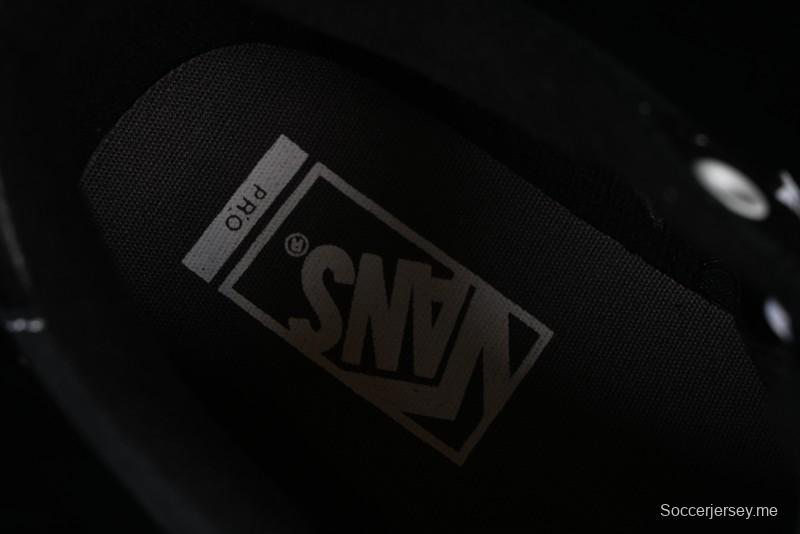 حذاء تزلج كلاسيكي مريح واحترافي من فانس روان كلاسيك - VN0A4TZCY28