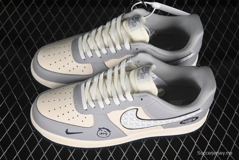 حذاء نايك اير فورس 1 '07 منخفض من نايك اير فورس 1 '07 كووس كولابوريشن بيج رمادي كاجوال سنيكرز - KK1988-077