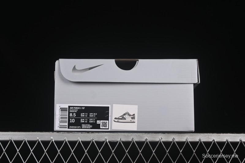 حذاء نايك اير فورس 1'07 المنخفض الكاجوال من نايك مع وسادة هوائية كاملة الطول - ZH0316-071