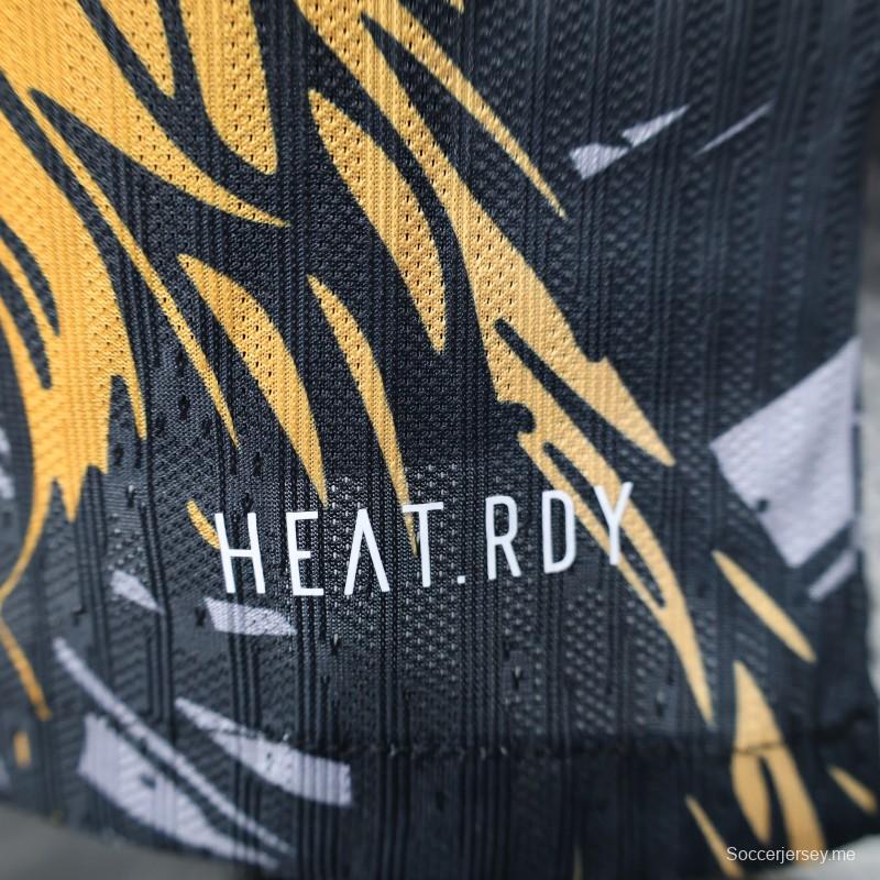 إصدار اللاعبين 25/26 قميص ليفربول رمادي غامق بنقشة العنقاء الذهبية