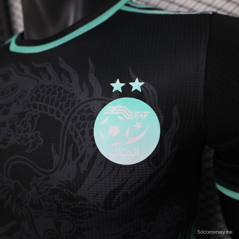 نسخة اللاعب 2025 قميص الجزائر أسود بنقشة تنين أخضر بالنعناع الأخضر