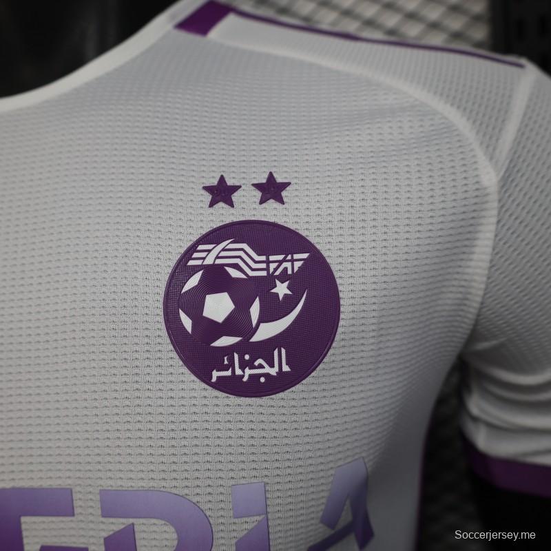 إصدار اللاعب 2025 قميص الجزائر أبيض بنمط قرص العسل الأرجواني