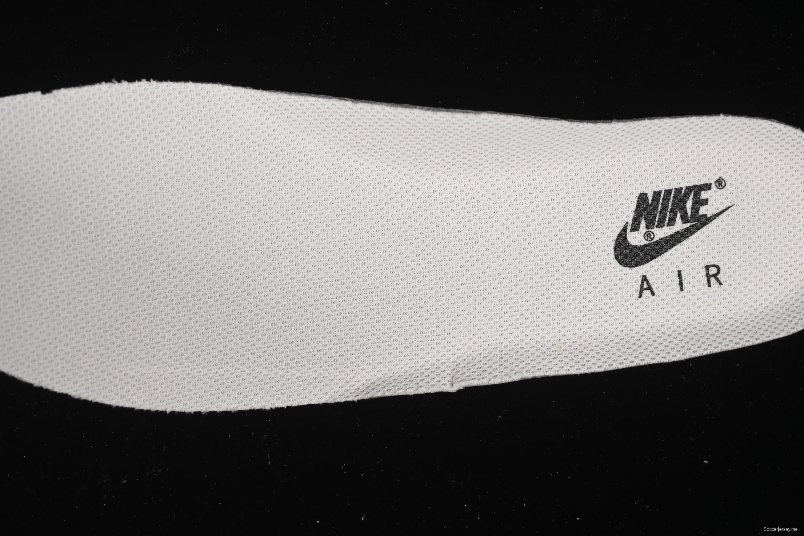 حذاء نايك اير فورس 1 '07 منخفض من نايك اير فورس 1 '07 ستوسي كولابوريشن دوال تون أحمر اللون - CS5288-010