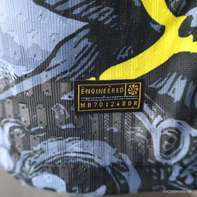 2025 الإصدار الخاص لمنتخب البرازيل الوطني 2025 قميص المنتخب البرازيلي بنسخة دينية - تصميم المسيح الفادي - أزرق غامق