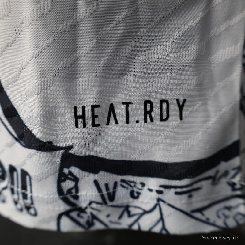 إصدار 2025 لاعب 2025 اليابان أزرق/أبيض مع قميص مانغا من ون بيس