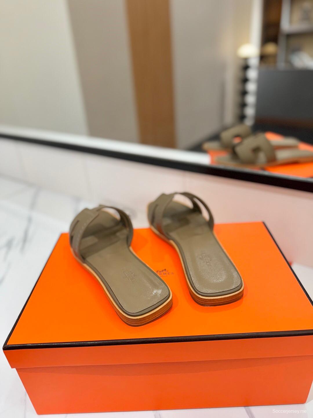 2025 Women Hermès Khaki Leather Slippers