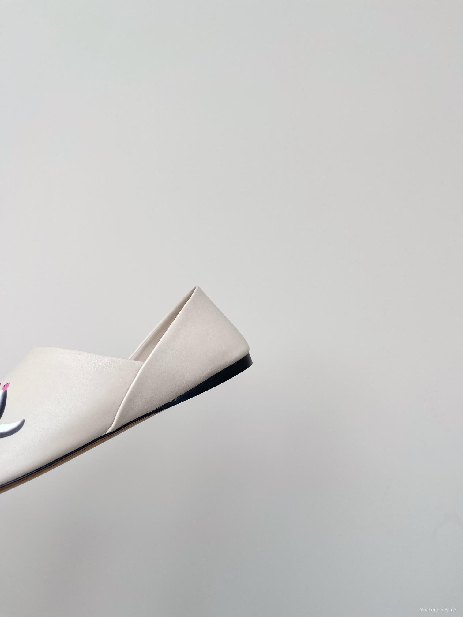 2025 Women Loewe Beige Lambskin Slippers Whale Pattern