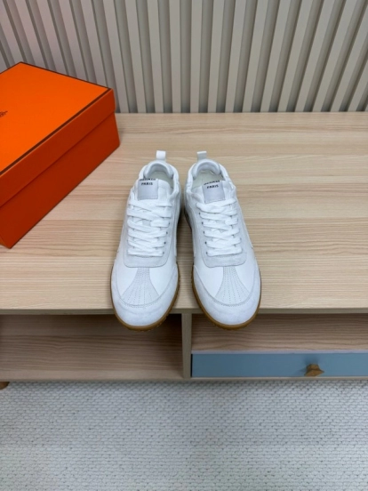 2025 Unisex Hermès White Suede Down Fabric Sneakers KFY00300