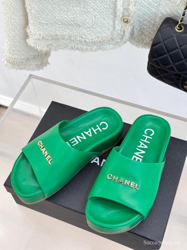 2025 Slippers Chanel Green Leather Slippers