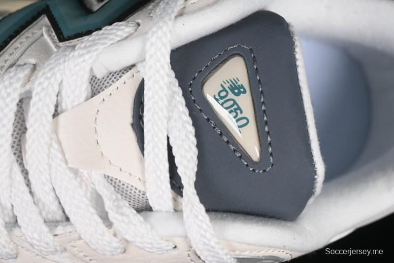 حذاء جري كاجوال ريترو ريترو من نيو بالانس مع توسيد أبزورب - U9060ESD