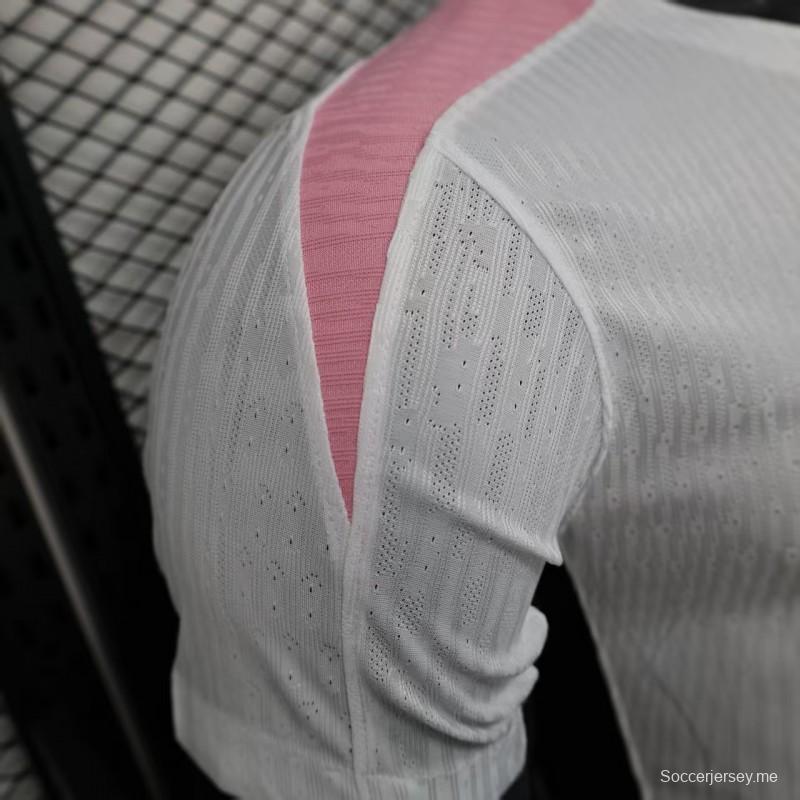 إصدار اللاعب 25/26 قميص باريس سان جيرمان أبيض بحواف وردية اللون